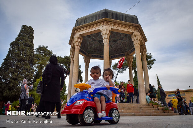 Tombs of Sa’di, Hafez during Nowruz holidays