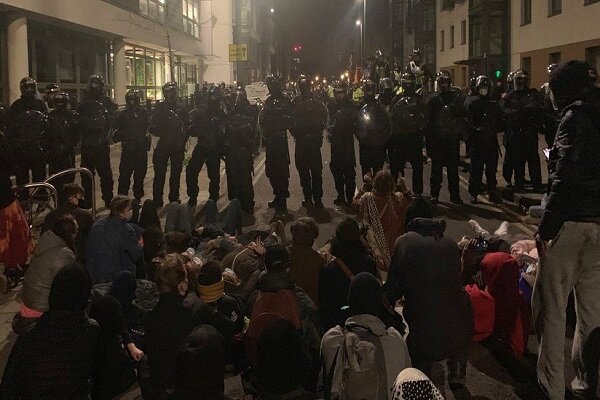 اعتراضات در لندن علیه «لایحه افزایش قدرت سرکوب پلیس»/ تظاهرات در «بریستول»