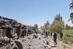 Mısır’da iki tren çarpıştı: 32 ölü