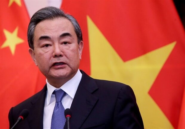 وزير الخارجية الصيني يدعو إلى مؤتمر دولي للسلام بشأن غزة