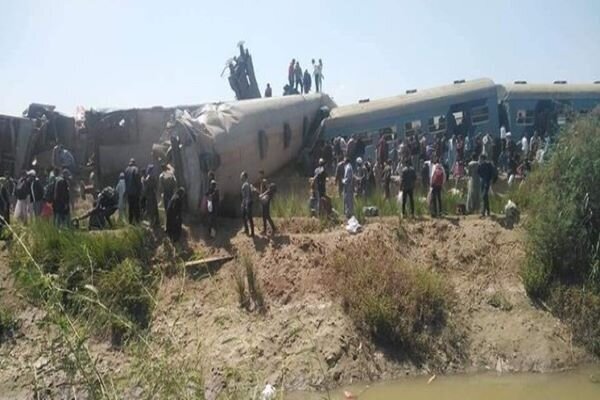 Two passenger trains collide in Egypt, 32 killed