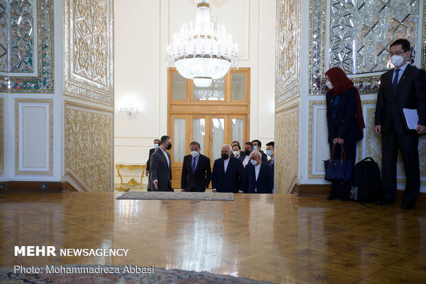 Iranian, Chinese FMs meeting