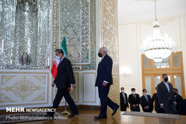 Iranian, Chinese FMs meeting