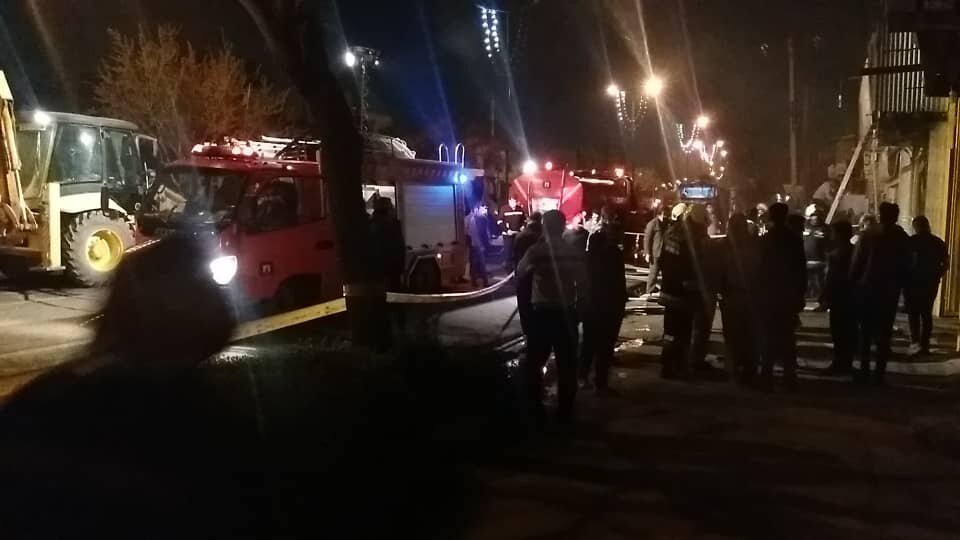 چایخانه خیابان کاوه آتش گرفت/سقوط ۲کارگر ساختمانی در چاهک آسانسور