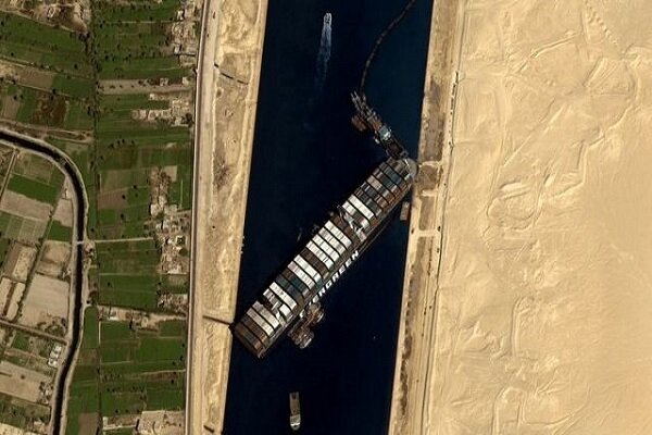 تلاش جدید برای شناور کردن کشتی عظیم باربری در کانال سوئز 