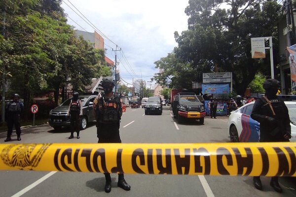 ۱۴ زخمی بر اثر انفجار در مقابل یک کلیسا در اندونزی 