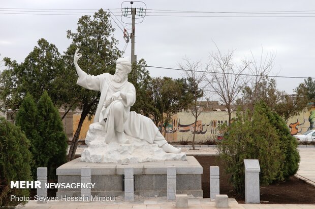 Tomb of Ferdowsi during Nowruz holidays