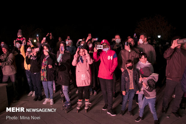 نور افشانی به مناسبت جشن نیمه شعبان در تبریز