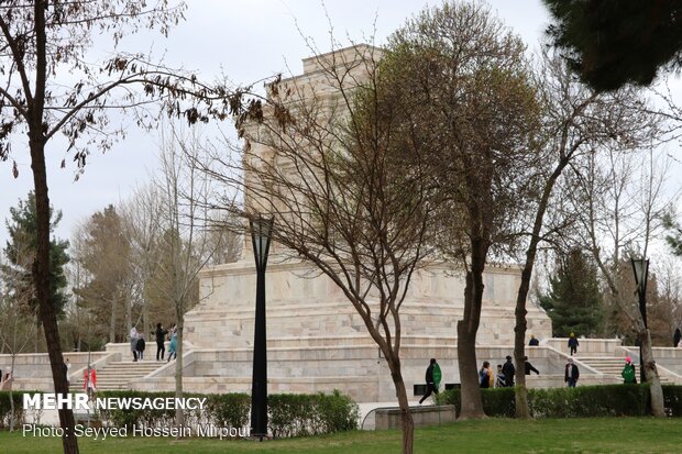 Tomb of Ferdowsi during Nowruz holidays