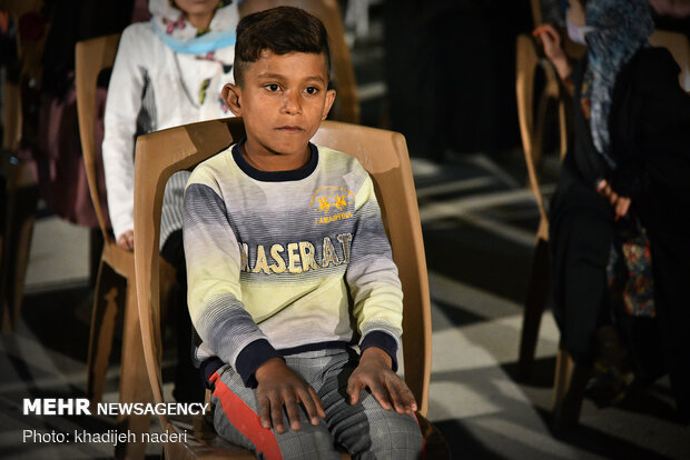 منتظران کوچک در جشن نیمه شعبان - اصفهان