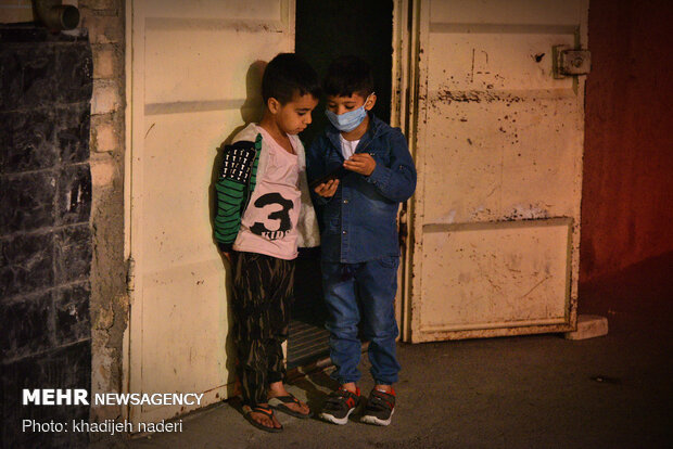 منتظران کوچک در جشن نیمه شعبان - اصفهان