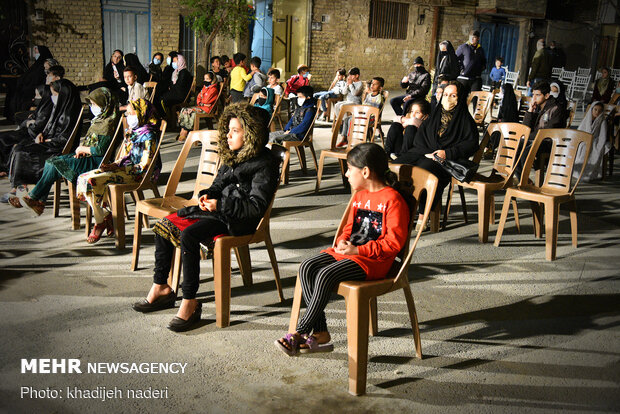 منتظران کوچک در جشن نیمه شعبان - اصفهان