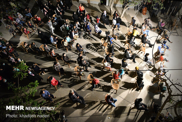 منتظران کوچک در جشن نیمه شعبان - اصفهان
