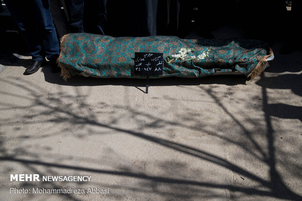 Azadeh Namdari's burial