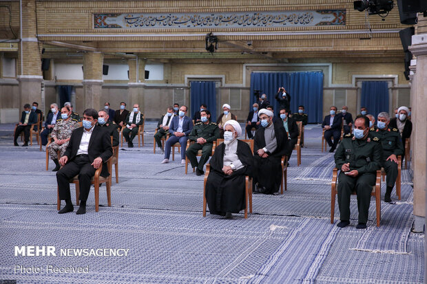 Leader's meeting with Yazd Martyrs National Congress members