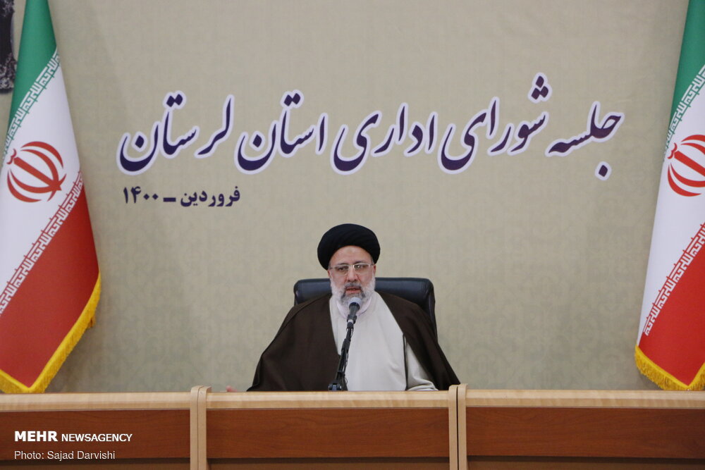 زنجیر بر دست وپای تولید/ مردم منتظر تحقق مطالبات هستند