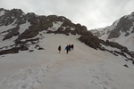 نجات ۲ کوهنورد مصدوم از یخچال خرسان علم‌کوه