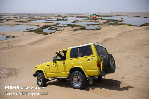 Off-road tours on Yazd desert