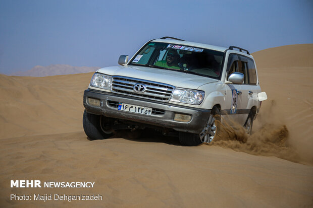 Off-road tours on Yazd desert