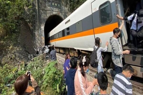 At least 36 dead in Taiwan train crash (+video)