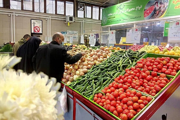 بازار میوه؛ خوش رنگ و لعاب اما دست نیافتنی/ گرانی‌ها ادامه دارد 