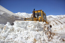 پنج روستای سراب همچنان در محاصره برف و کولاک