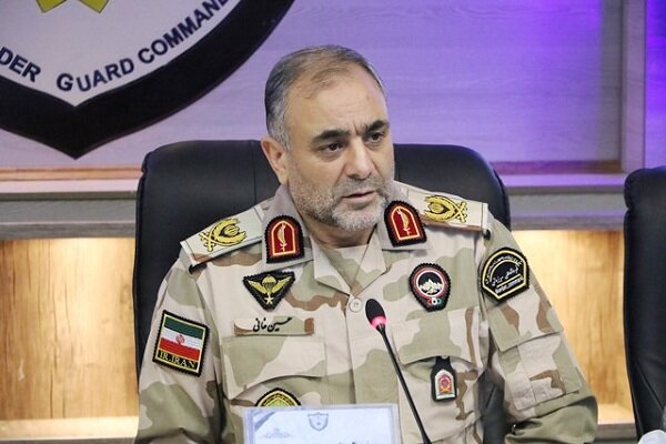 ۷۱۰۰ دلار ارز قاچاق همراه مسافر در ماکو توقیف شد