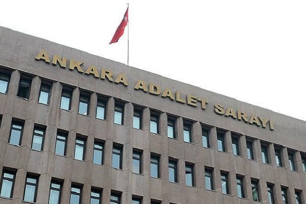 Türkiye'de emekli amirallerin Montrö bildirisine soruşturma 