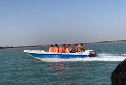 برخورد ۲ دستگاه قایق گردشگری در خرمشهر/ گردشگران نجات یافتند