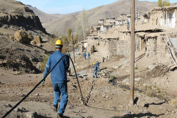 شبکه‌های برق سه روستای مارگون کابلی شد/ کاهش نرخ تلفات انرژی