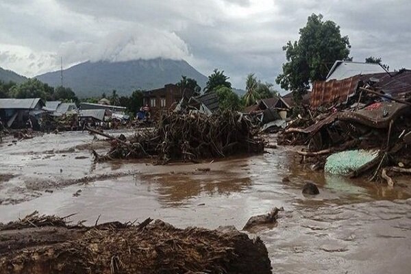 Indonesia Landslides, Floods Kill 55 People, Dozens Missing - Mehr News ...