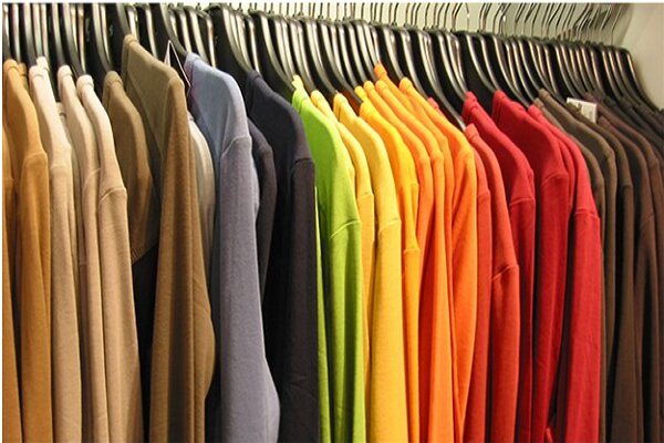 عرضه برندهای پوشاک خارجی ثبت نشده و مدعی تولید در ایران قاچاق است