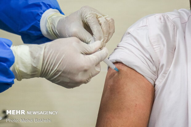 واکسیناسیون راهکار اصلی مقابله با کووید ۱۹ است