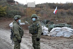 Rusya ve Ermenistan savunma bakanları Karabağ'ı görüştü