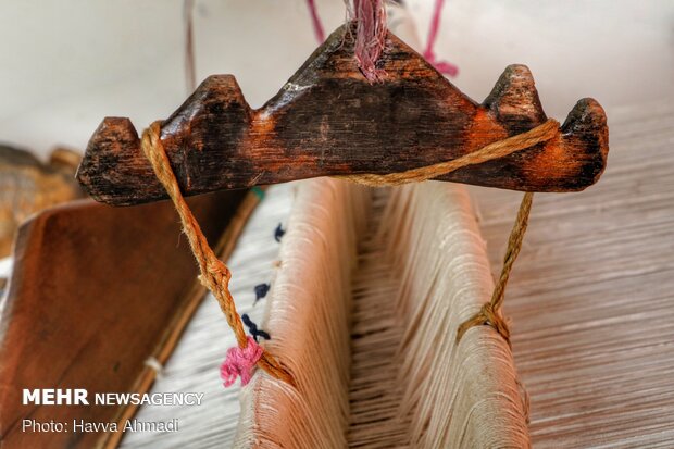 Tablecloth weaving in Mazandaran