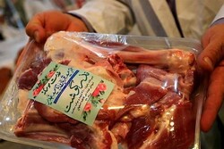 ۱۱۰۰ بسته گوشت قرمز بین خانواده‌های محروم خراسان شمالی توزیع شد