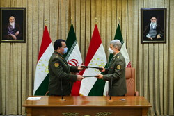 ایران اور تاجیکستان کے وزراء دفاع کی ملاقات