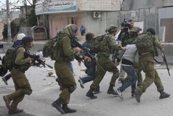 زخمی شدن ۱۳ فلسطینی به دنبال یورش صهیونیست‌ها به «العیساویه»