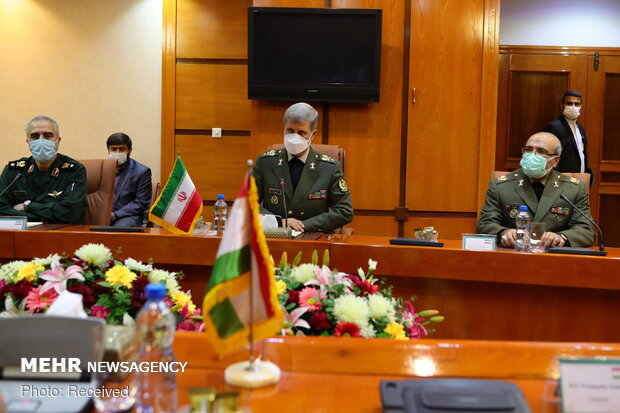 Iranian, Tajik defense ministers meeting