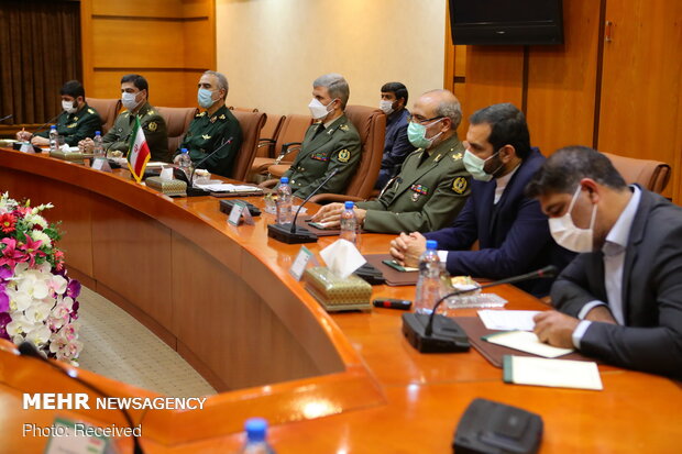 Iranian, Tajik defense ministers meeting