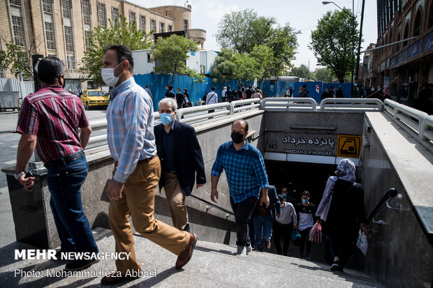 İran'da COVID-19 salgınında vefat sayısı azalıyor