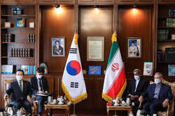 Larijani meets with South Korean Prime Minister