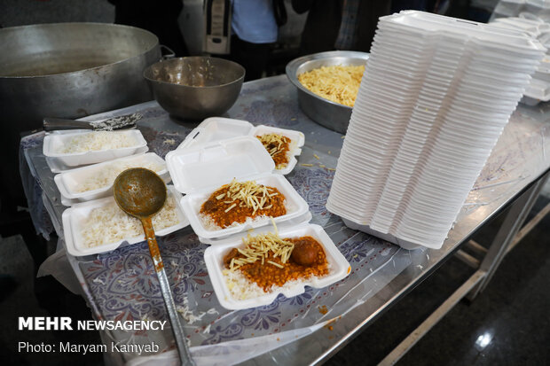 ۲۰۰ هزار پُرس اطعام علوی توسط کانون های خدمت رضوی در استان تهران