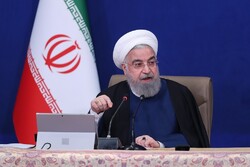 Rouhani addressing a cabinet session on April 14