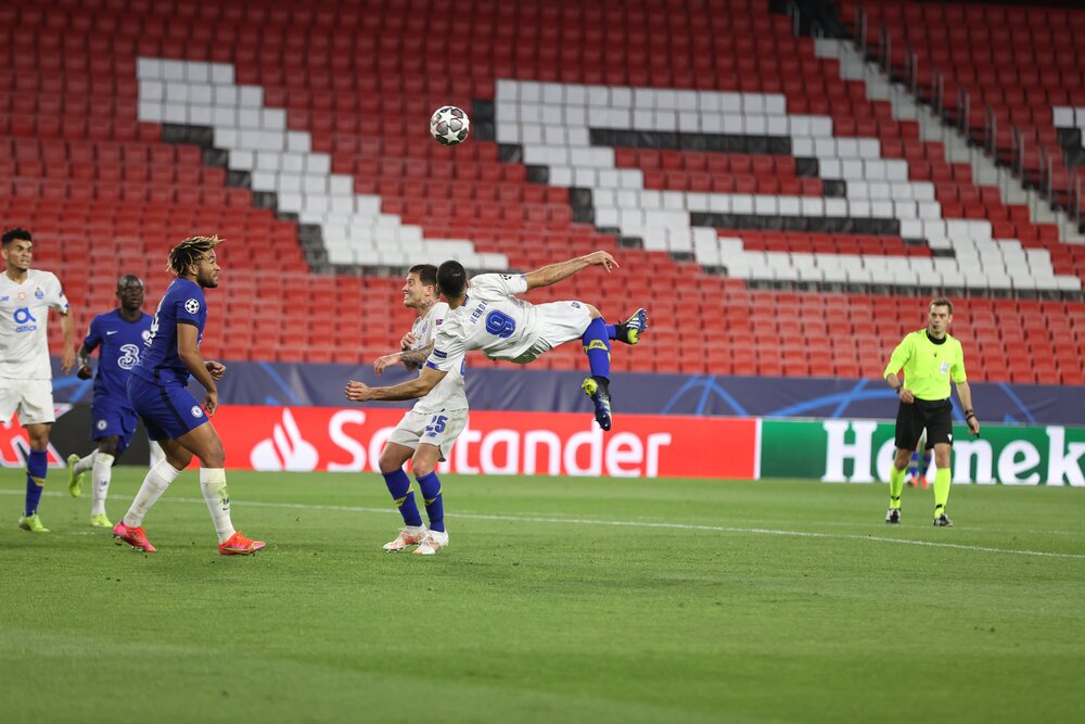 Taremi scores stunning overhead kick against Chelsea