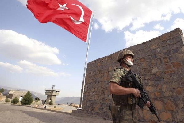 حمله راکتی به پایگاه نیروهای نظامی ترکیه در نینوا عراق