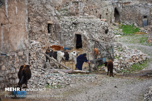 روستای لیوس دزفول، زندگی در دل سنگ