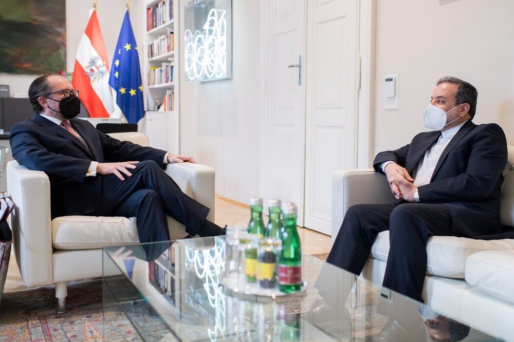 عراقچی با وزیر خارجه اتریش دیدار کرد
