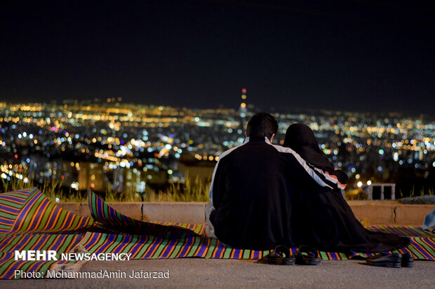 مناجات خوانی شب های ماه رمضان در کهف الشهدا