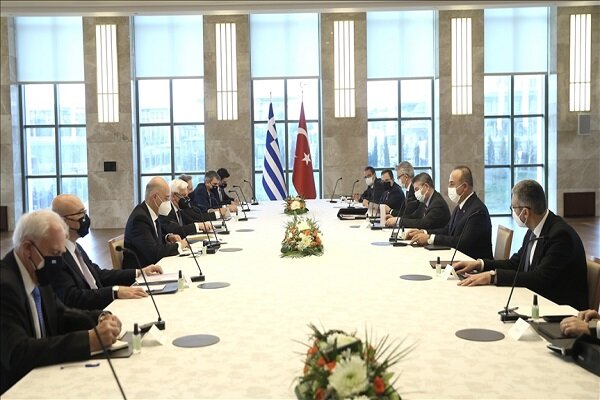 دیدارهای دیپلماتیک وزیر خارجه یونان با مقامات ترکیه